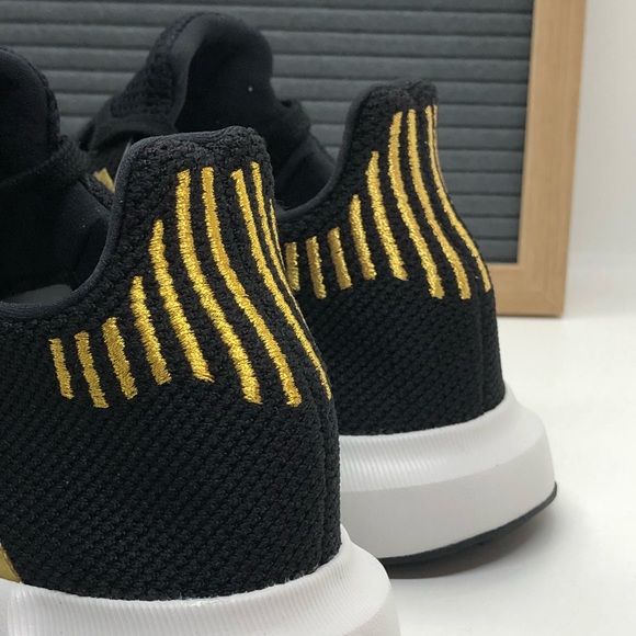🚫SOLD🚫 ADIDAS 🖤 Swift Run W (CG4145) - Picture 3 of 6